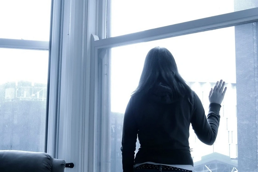 Bakıda körpə binanın 7-ci mərtəbəsindən yıxılıb, ana özünü övladının ardınca atıb