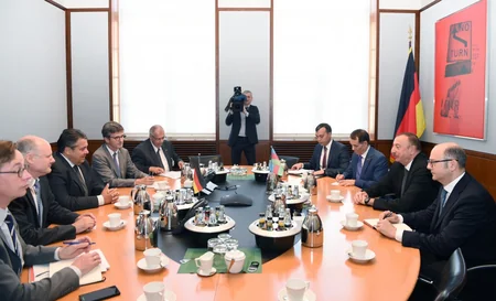 Prezident İlham Əliyev Almaniyanın vitse-kansleri ilə görüşüb