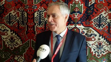 Azərbaycanın Rusiyadakı səfirliyində referendumla bağlı səsvermə keçirilir - FOTO