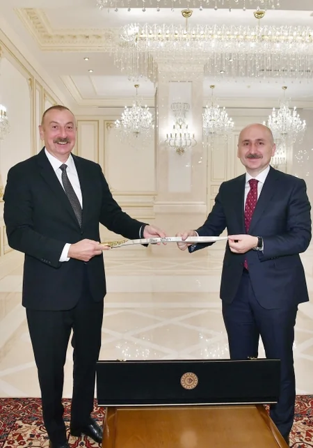 President Ilham Aliyev receives Turkish minister of transport and infrastructure