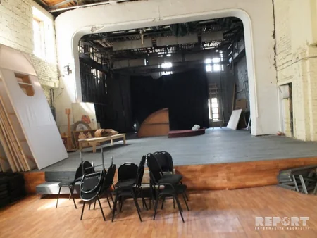 Tbilisidəki Azərbaycan teatrının çətin durumu: bina qəzalı vəziyyətdə, maaş az, aktyor çatışmır - REPORTAJ