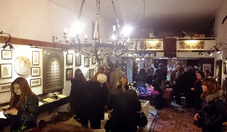İstanbulda tanınmış maarifçi Əlibəy Hüseynzadənin qızının fərdi sərgisi açılıb