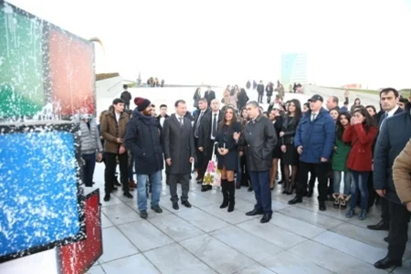 Heydər Əliyev Fondunun vitse-prezidenti “KÜKNAR” Beynəlxalq İncəsənət Sərgisi ilə tanış olub