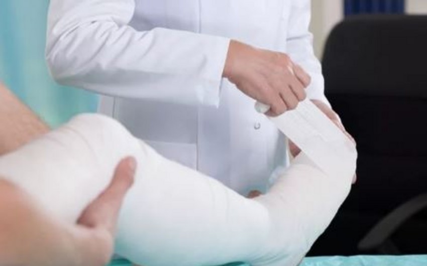 Tovuzda 12 yaşlı uşaq hündürlükdən yıxılaraq ayağını qırıb