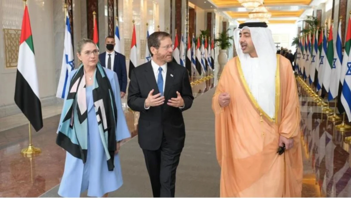 İsrail Prezidenti ilk dəfə BƏƏ-yə səfər edib