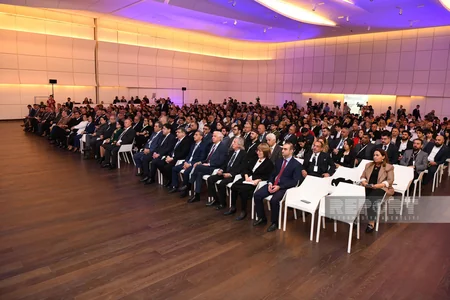 “Azərbaycan teatrı - 150: inkişaf perspektivləri” mövzusunda Teatr Forumu başlayıb
