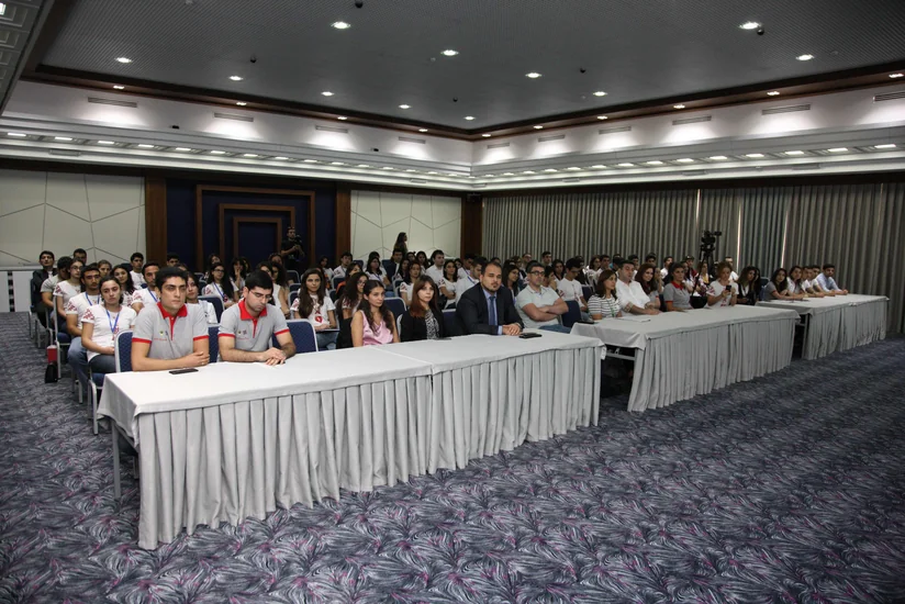 Vergilər Nazirliyinin Tədris Mərkəzində sertifikatlaşdırma imtahanları keçirilib