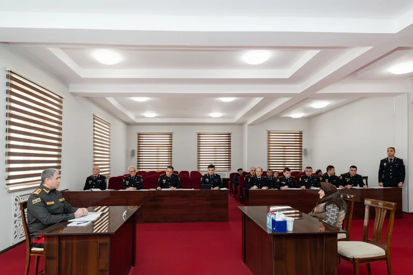 Daxili işlər naziri Gədəbəydə vətəndaş qəbulu və sıra baxışı keçirib