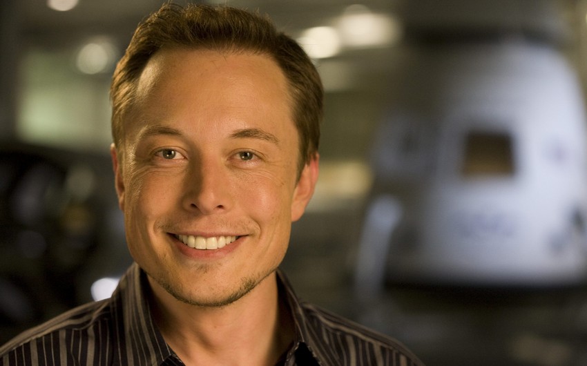 Musk says he intended to sell Tesla to Apple