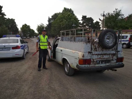 Yol polisi Ağcabədidə reyd keçirib, sərxoş sürücülər saxlanılıb