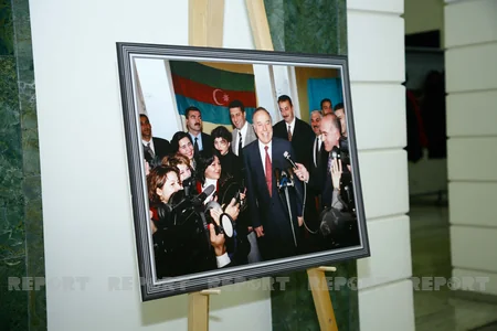 Tbilisidə Heydər Əliyevə həsr olunan fotosərgi açılıb