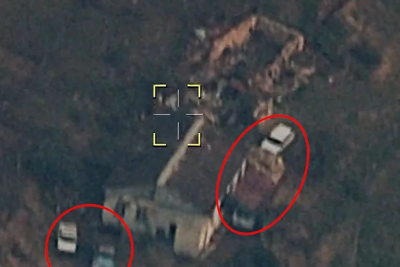 Армяне размещают гражданские машины в непосредственной близости от боевых позиций