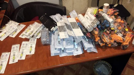 Azərbaycan gömrükçüləri siqaret və dərman preparatları aşkar ediblər