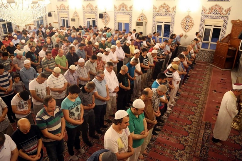 Kütləvi dini mərasimlərlə bağlı yeni qaydalar müəyyənləşir