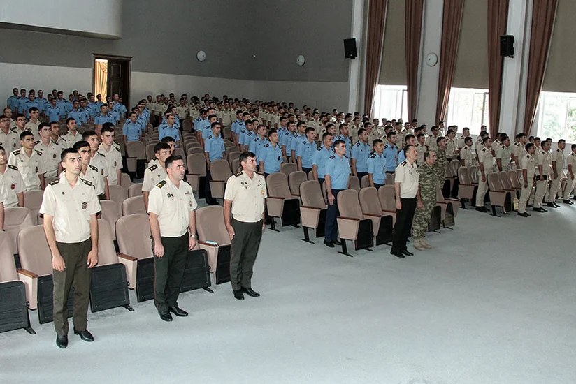 В военных учебных заведениях Азербайджана почтена память шехидов