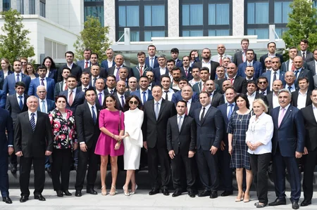 Prezidentin iştirakı ilə İslamiadanın qalib idmançıları, onların məşqçiləri və idman ictimaiyyətinin nümayəndələri ilə görüş keçirilib