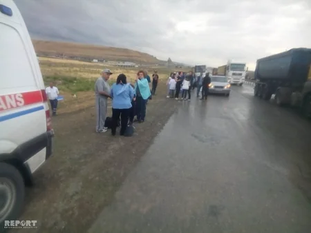 Siyəzəndə sərnişin avtobusu mikroavtobusla toqquşub, xəsarət alanlar var - FOTO