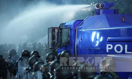 Tbilisidə polislə etirazçılar arasında qarşıdurma olub, xəsarət alanlar var - YENİLƏNİB-3