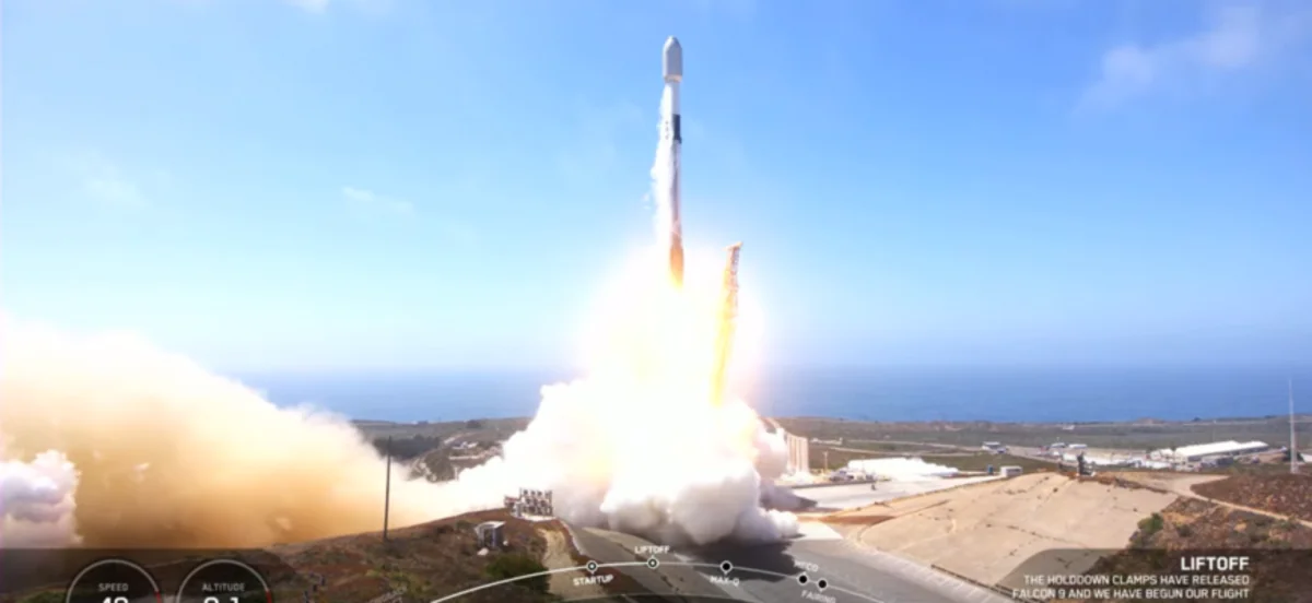 Ракета компании SpaceX стартовала на орбиту с новой группой интернет-спутников Starlink