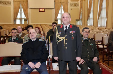 AMEA-nın prezidenti xarici dövlətlərin Azərbaycandakı hərbi attaşeləri ilə görüşüb
