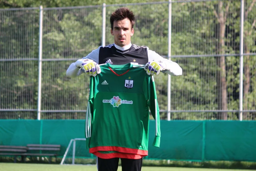 ​Neftçi xorvatiyalı qapıçını transfer edib