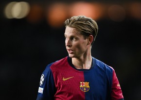 Barcelona prepares long-term offer for Frenkie de Jong