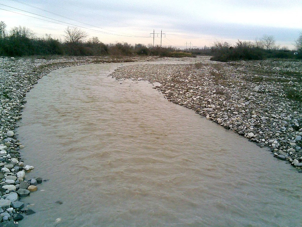 Bəzi çaylarda suyun səviyyəsi artıb