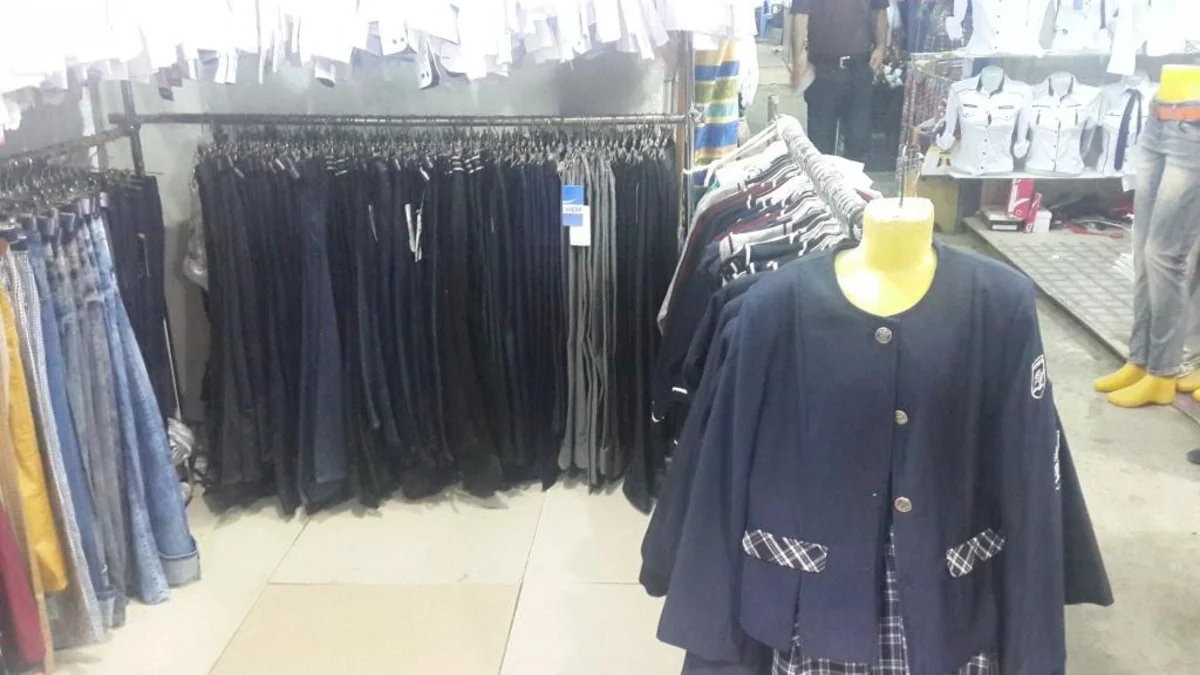 Bakı və Sumqayıtda saxta məktəbli forması satan mağazalar aşkarlanıb