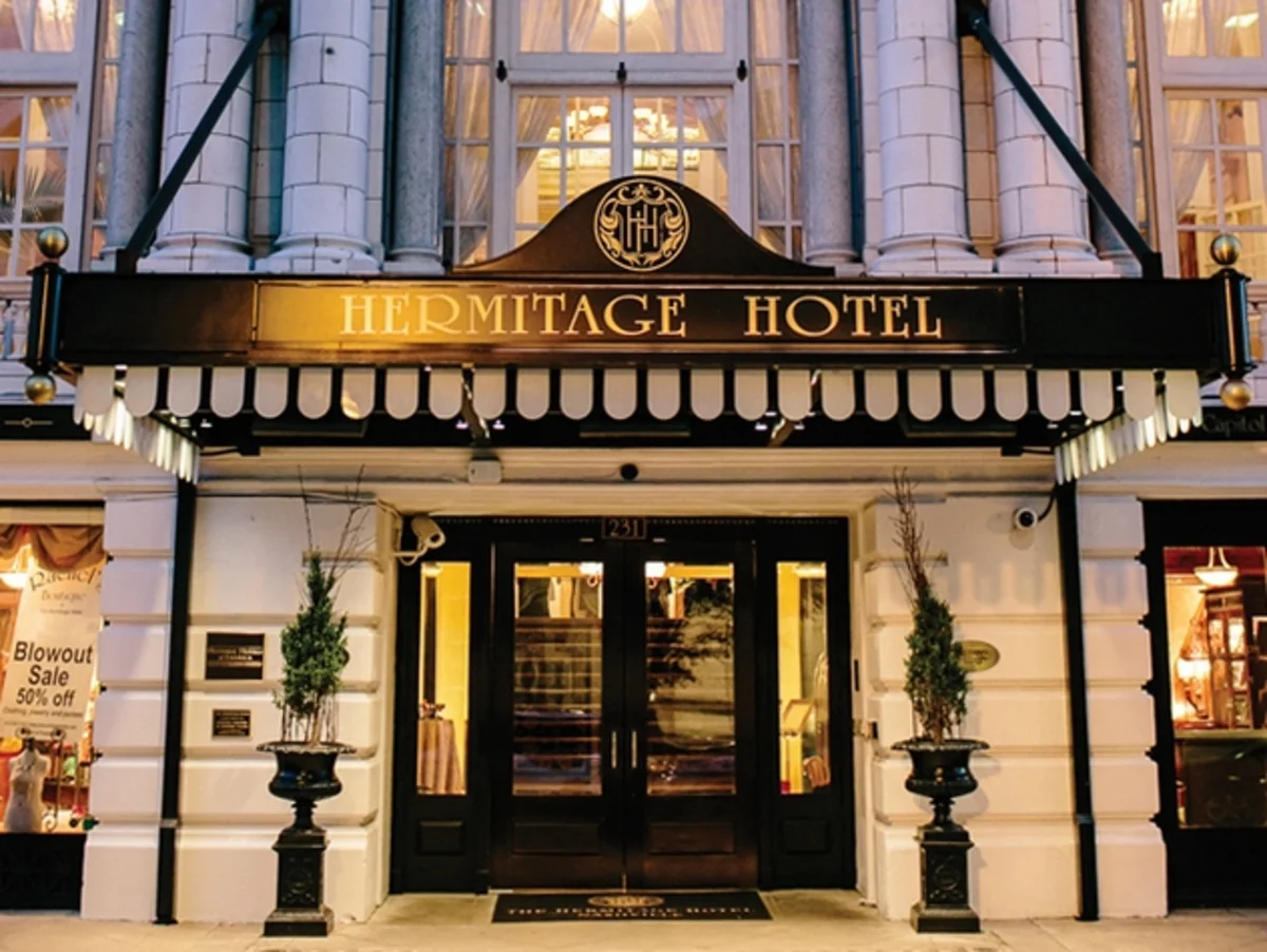 Azərbaycan Peterburqdakı The Hermitage Hotelinə həbsin qoyulmasına çalışır