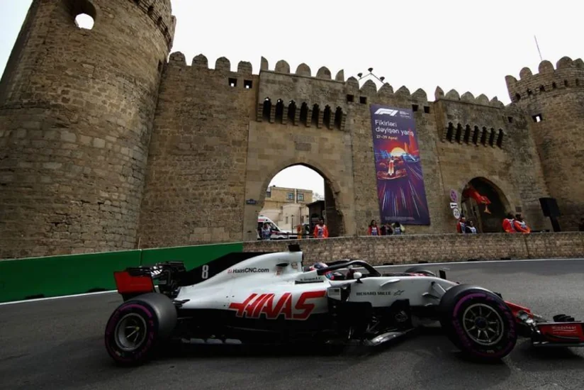 Formula 1: Bakıdakı yarışlarda baş vermiş ən maraqlı epizodlar açıqlanıb