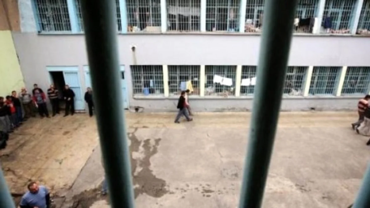 Türkiyədə həbsxanada nəzarətçilərlə jandarm qüvvələri arasında dava düşüb, 3 nəfər yaralanıb - YENİLƏNİB