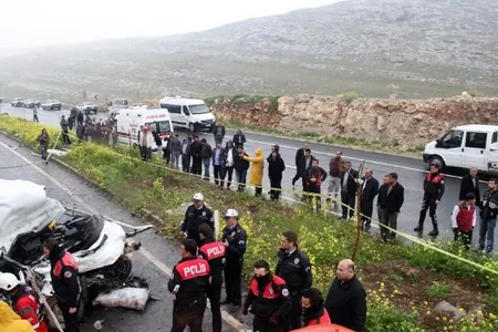 Traffic accident in southeast Turkey leaves 13 dead
