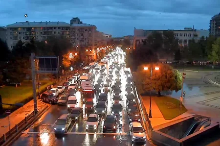 Bakıda avtobuslar gecikmə ilə hərəkət edir