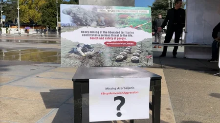 Azerbaijanis hold exhibition-picket in front of UN office in Geneva