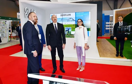 Президент и первая леди ознакомились с XVI выставкой Caspian Agro и XXVIII выставкой InterFood Azerbaijan