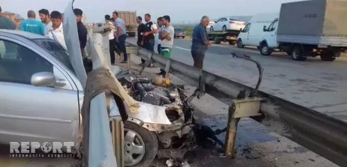 Siyəzəndə qadın sürücü qəza törədib, xəsarət alanlar var - FOTO
