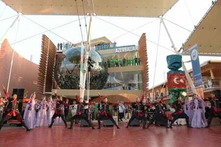Heydər Əliyev Fondu “Milan Expo 2015”də Azərbaycan “Milli gün”ü çərçivəsində konsert proqramı təşkil edib