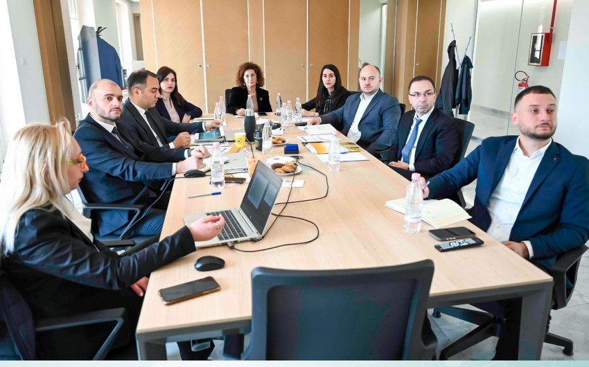 Azerbaijan, Albania discuss financial sector security