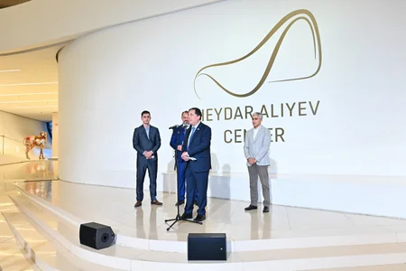 Heydar Aliyev Center hosts Brazilian artist`s exhibition Reflection of Eternity