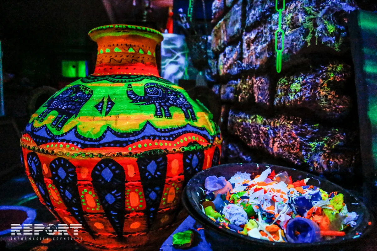 Pictures shining in ultraviolet lamps' light- PHOTOS