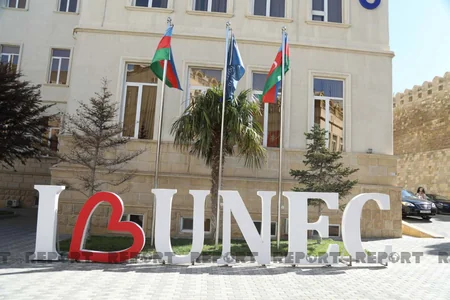 Təhsil naziri UNEC-in müəllim və tələbələri ilə görüşüb