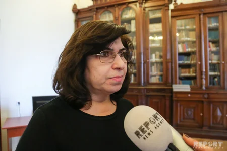 Axundzadə adına kitabxanada ən qədim kitabın 444 yaşı var - REPORTAJ
