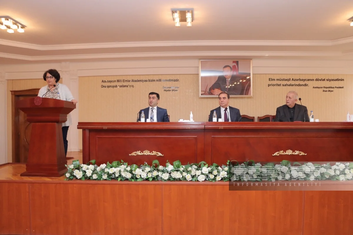 Gəncə tarixinin aktual problemləri müzakirə olunub