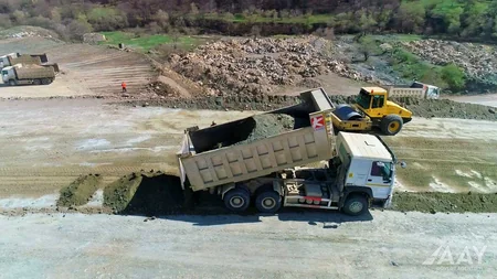Toğanalı-Kəlbəcər-İstisu avtomobil yolunun və Murovdağ tunelinin inşası sürətlə davam etdirilir