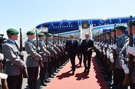 Azərbaycan Prezidenti Almaniyaya işgüzar səfərə gedib - FOTO