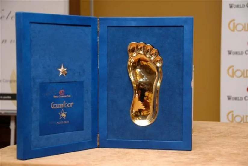 Роналду, Месси, Касильяс и Пирло номинированы на премию Golden Foot