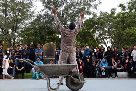Arzular bağı tamaşası Təbrizim festivalından qayıdıb