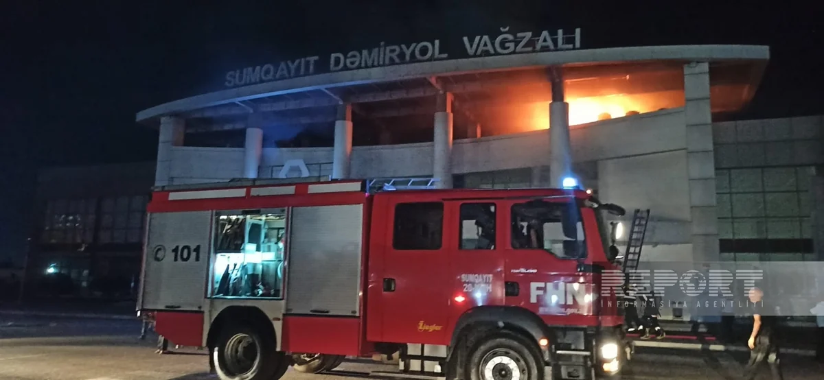 Sumqayıt dəmir yolu vağzalında yanğın olub, 10 nəfər təxliyə edilib - YENİLƏNİB - 2 - VİDEO