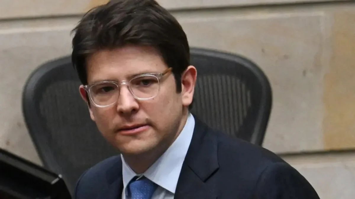 Kolumbiyalı senator sui-qəsd cəhdindən sonra əməliyyat olunub, vəziyyəti kritik olaraq qalır