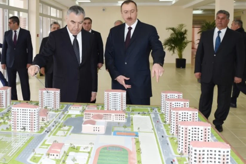 ​Prezident İlham Əliyev Mingəçevirdə məcburi köçkün ailələri üçün yeni salınan yaşayış kompleksində yaradılan şəraitlə tanış olub
